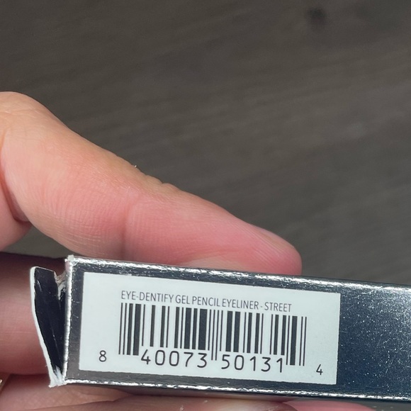 HAUS| Gel pencil eyeliner in shade “STREET” - Picture 4 of 11